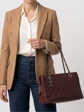 Chanel Burgundy Diamond Quilted Leather Shopping Tote CC Shoulder Bag Authentic
